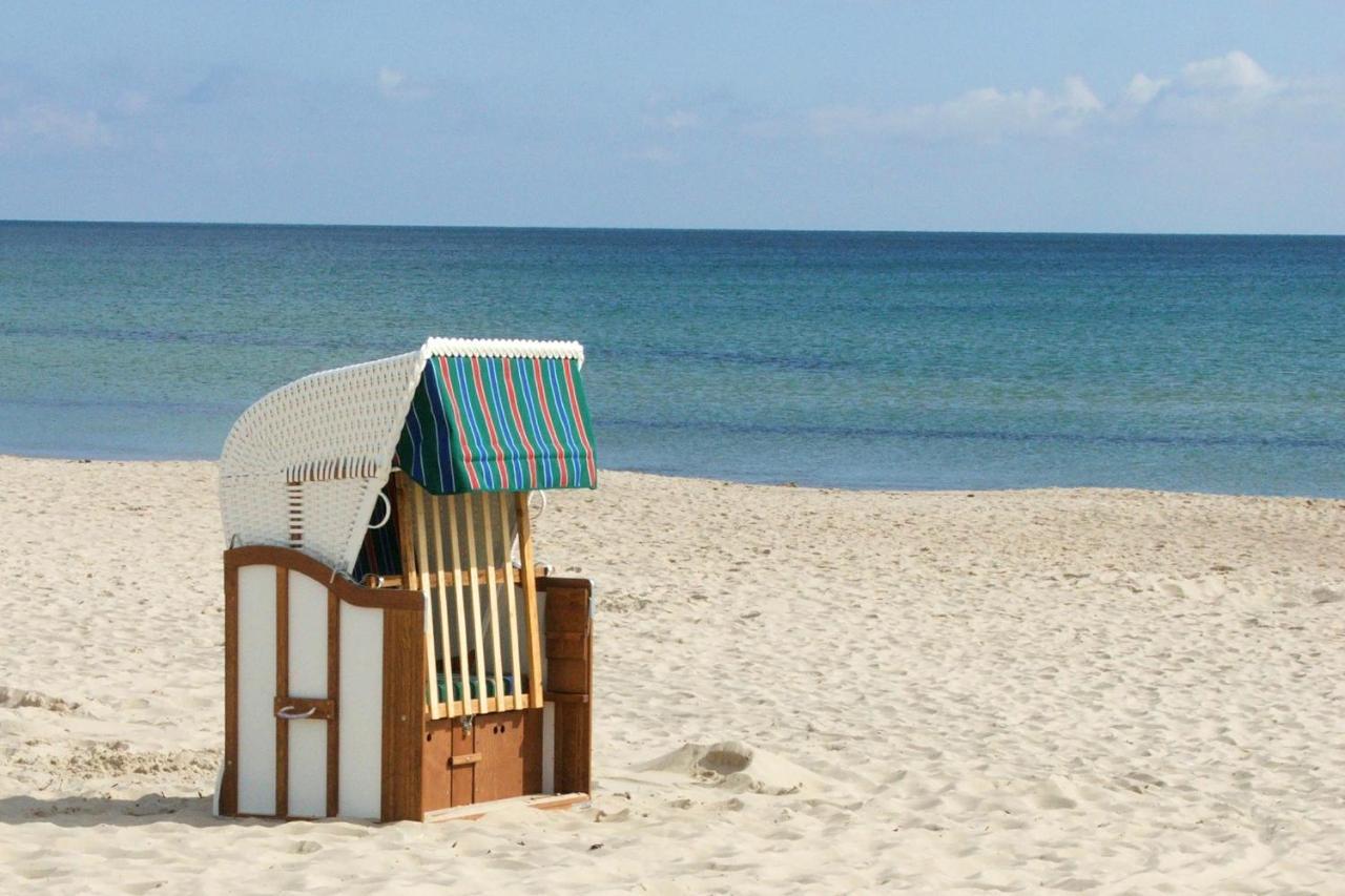 Zentral Aber Ruhig, Terrasse Mit Viel Gruen - Strandnahes Ferienhaus Luki Goehren  Exterior photo