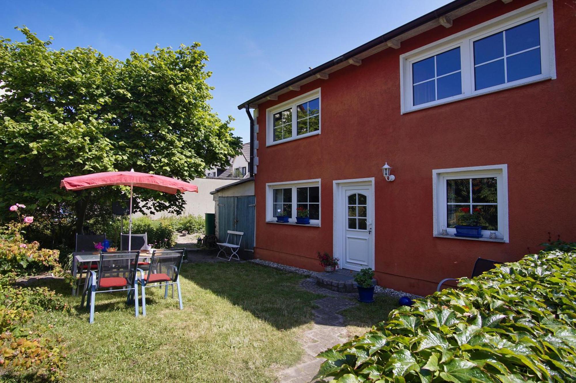Zentral Aber Ruhig, Terrasse Mit Viel Gruen - Strandnahes Ferienhaus Luki Goehren  Exterior photo